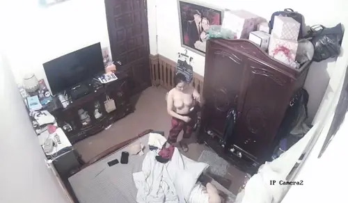 Hack camera phòng ngủ chị gái vú to thay đồ